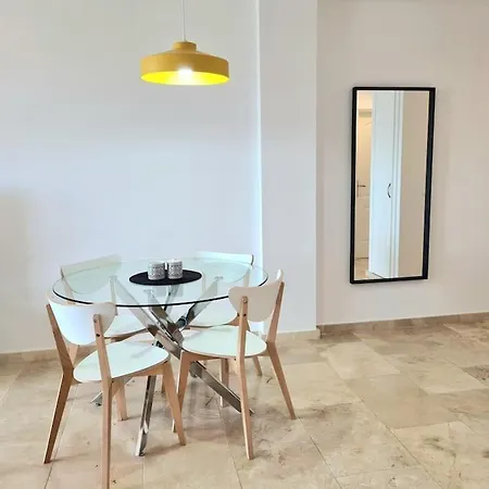 Sunny Ocean View Apartment